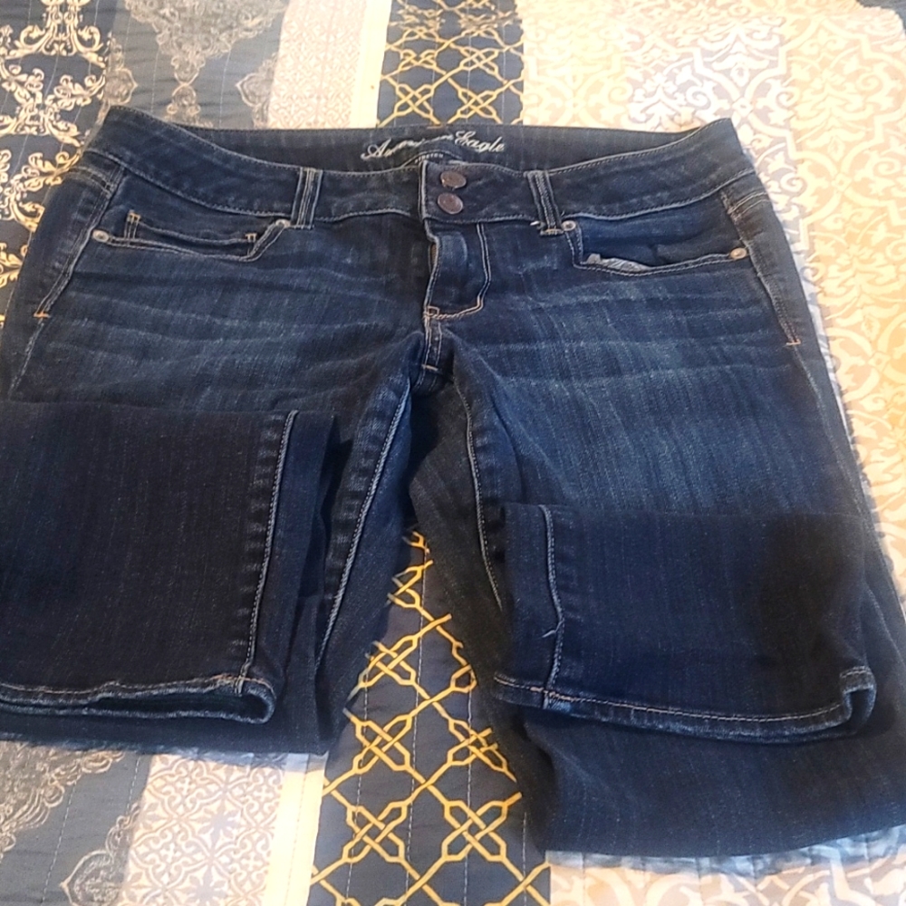 AMERICAN EAGLE CAPRIS